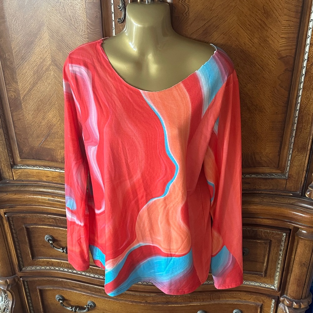 Women's Red and Blue Abstract Top
